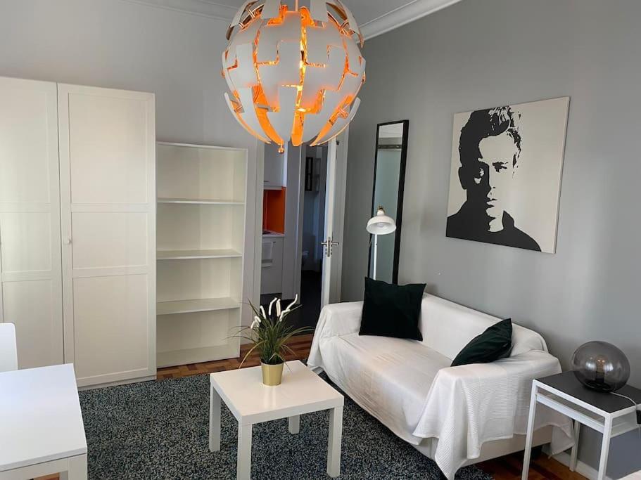 Apartment 1 Center *